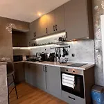 Cozyhomes Apartment